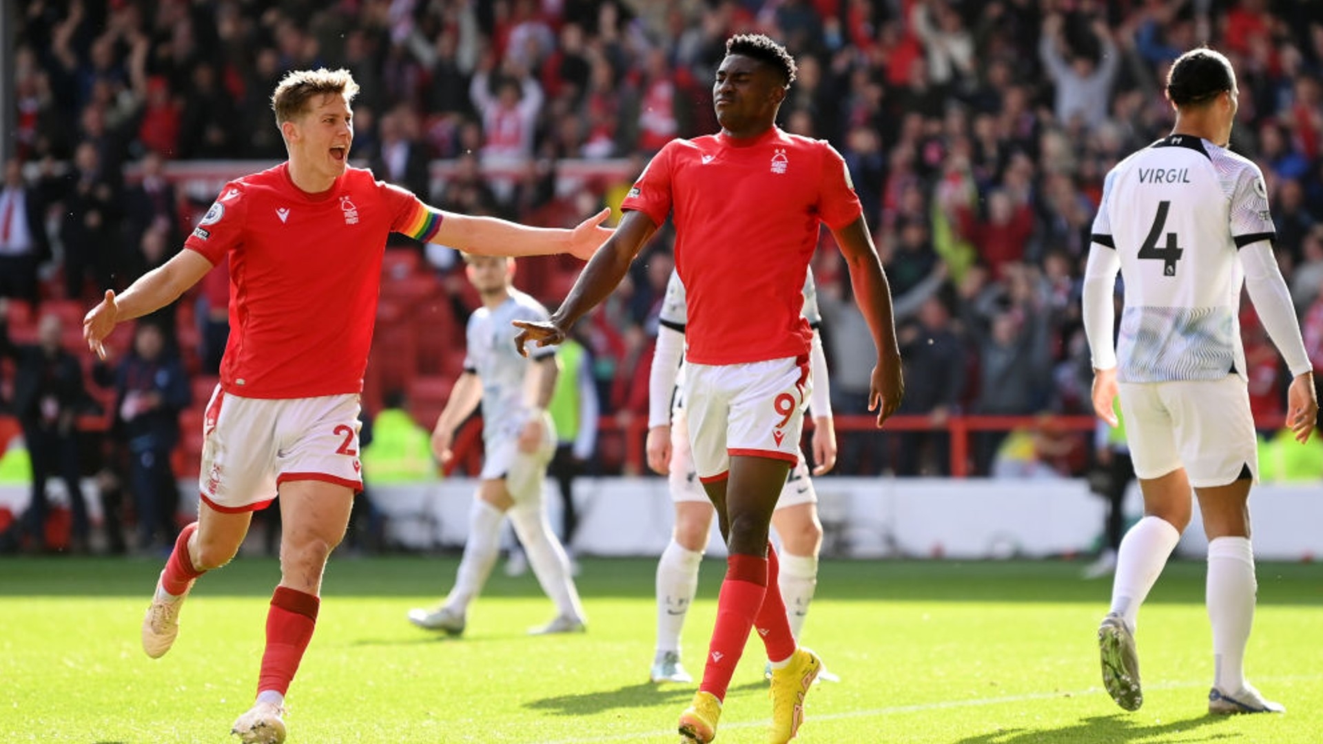 让球迷们得 让球迷们得